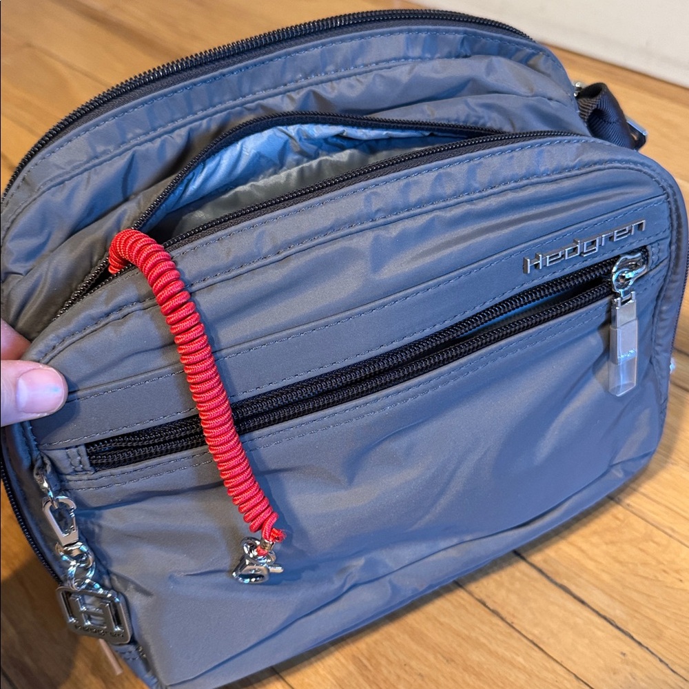 Hedgren inner city metro crossover bag in grey NEW - Picture 4 of 8